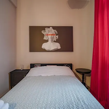 Athenian Urban Art - Live Athenian Life Apartment *