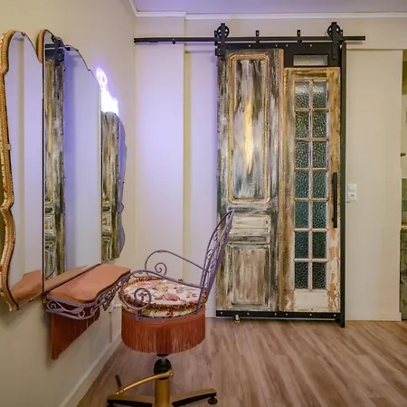Apartment Athenian Urban Art - Live Athenian Life Athens